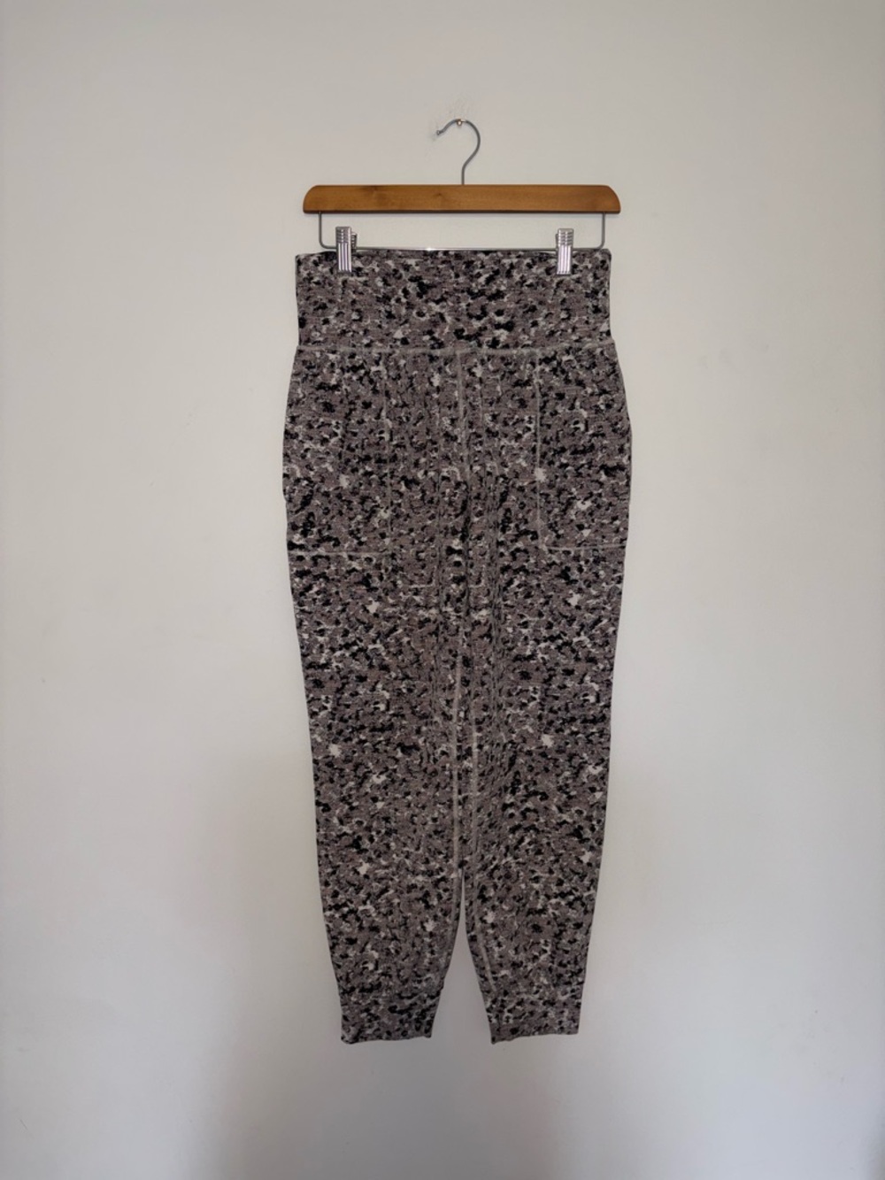 Athleta ~ Grey Printed Joggers